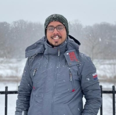 Photo of Rahul Aggarwal outside in the snow